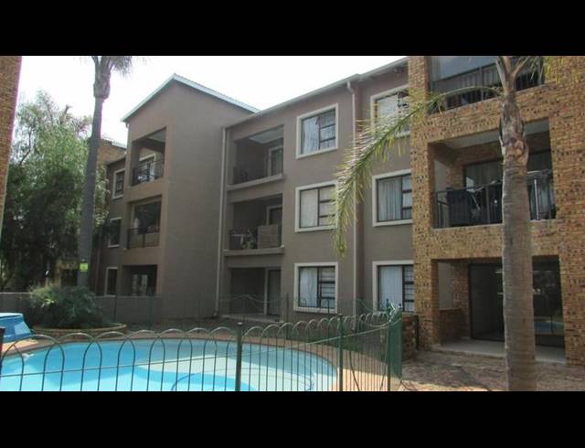 3 BEDROOM TOWNHOUSE FOR SALE IN MULBARTON